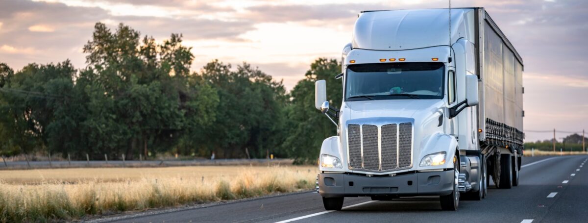 Top 10 Benefits of Hiring a Logistics Trucking Company